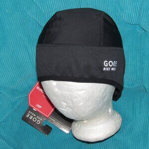 NWT Gore Bike Wear Universal Windstopper Helmet Cap Beanie Hat Men's sz L